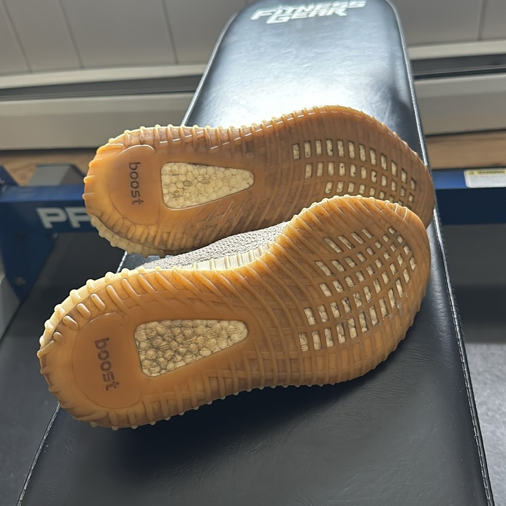 Yeezy boost- size 7 - Picture 9 of 9